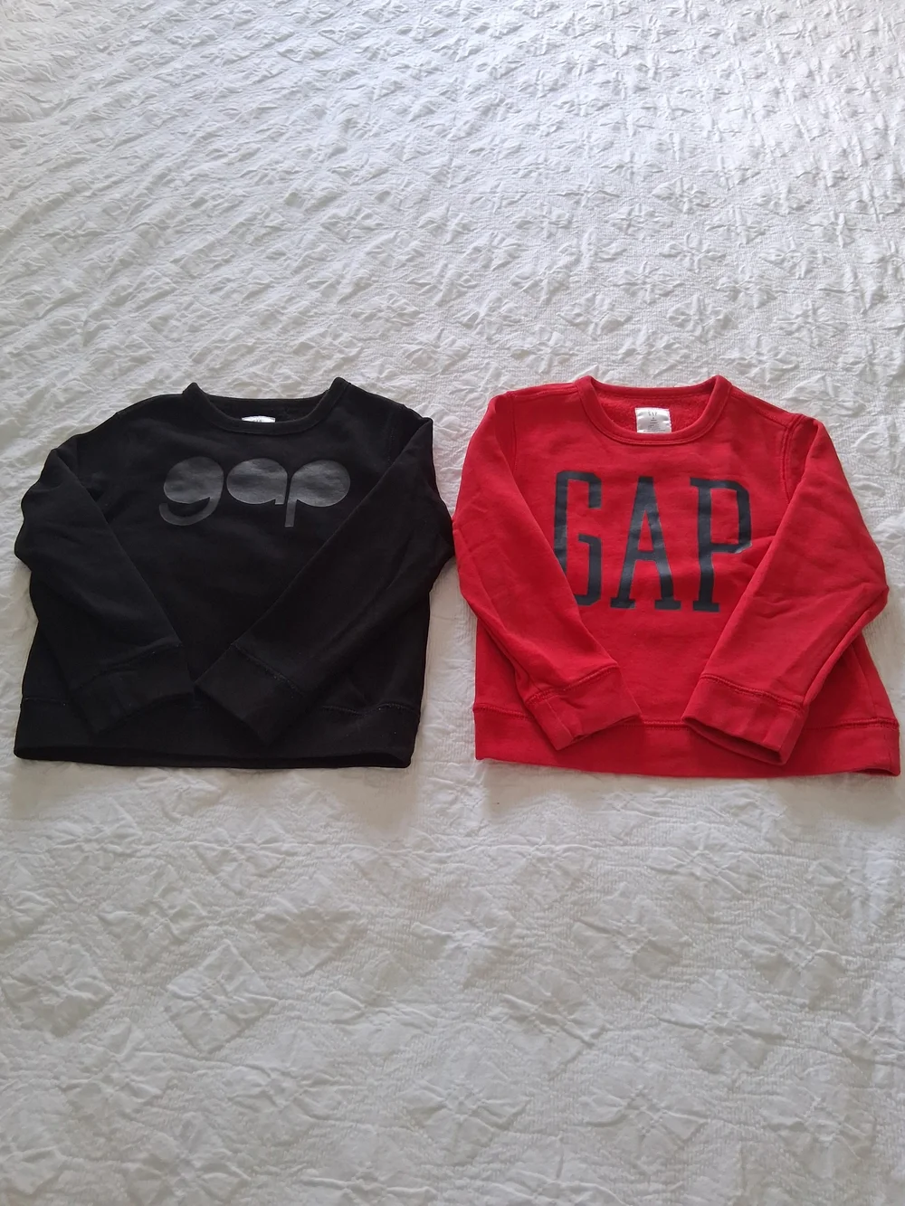 GAP Kids Crewneck Sweatshirt Lot Of 2  Red & Black Logo Tops Size 5